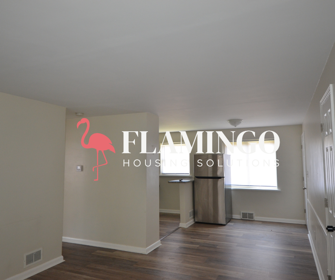 823 Berkshire Rd - Photo 2 of 7