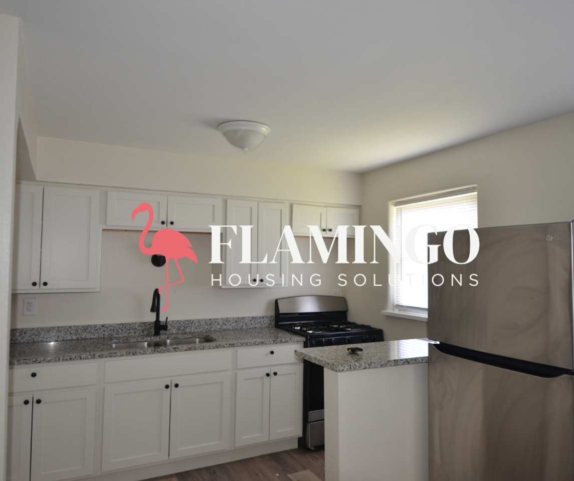 823 Berkshire Rd - Photo 3 of 7