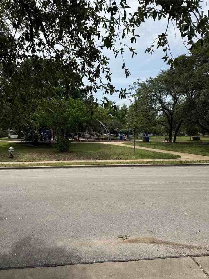 4209 Burnet Rd - Photo 3 of 29