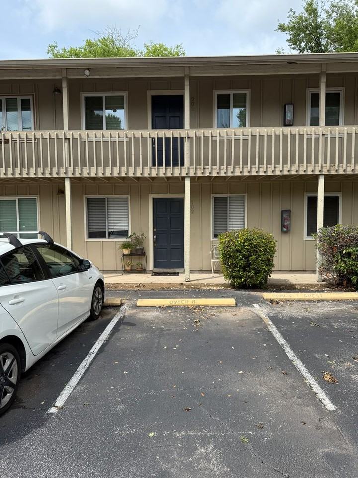 4209 Burnet Rd - Photo 4 of 29