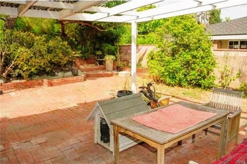 3585 Shadow Grove Rd - Photo 2 of 8