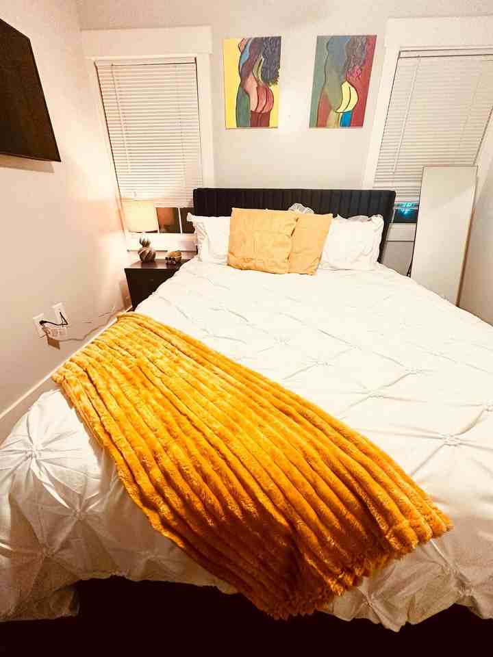 Hyacinth Ave Nw - Photo 3 of 16