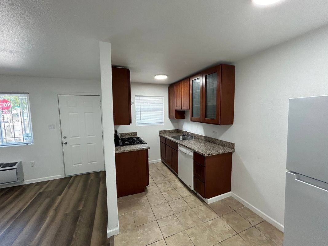 600 Las Palmas Ave - Photo 2 of 11