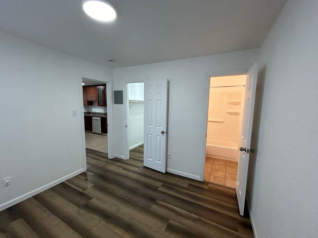 600 Las Palmas Ave - Photo 3 of 11