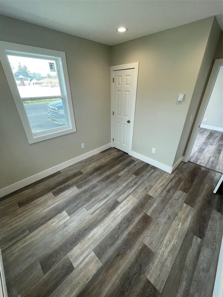 65 10th St - Photo 7 of 8