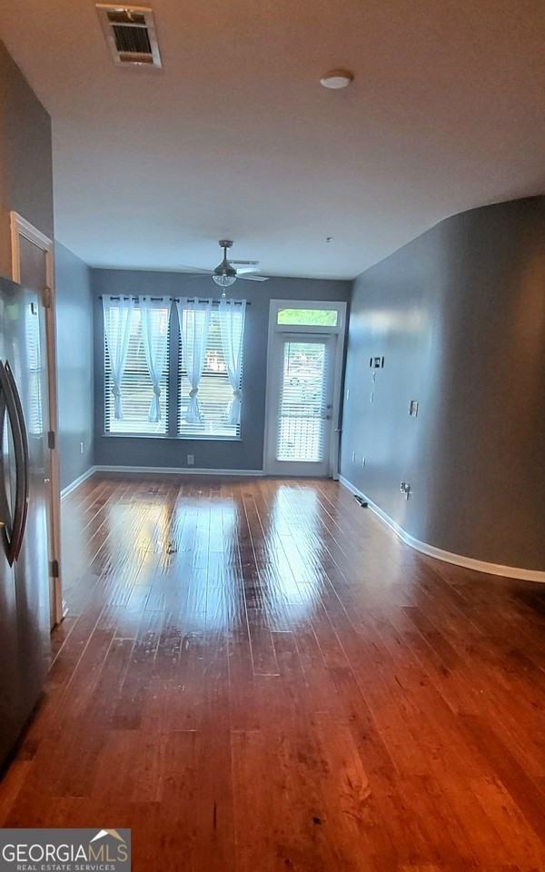 898 Oak St Sw - Photo 4 of 50