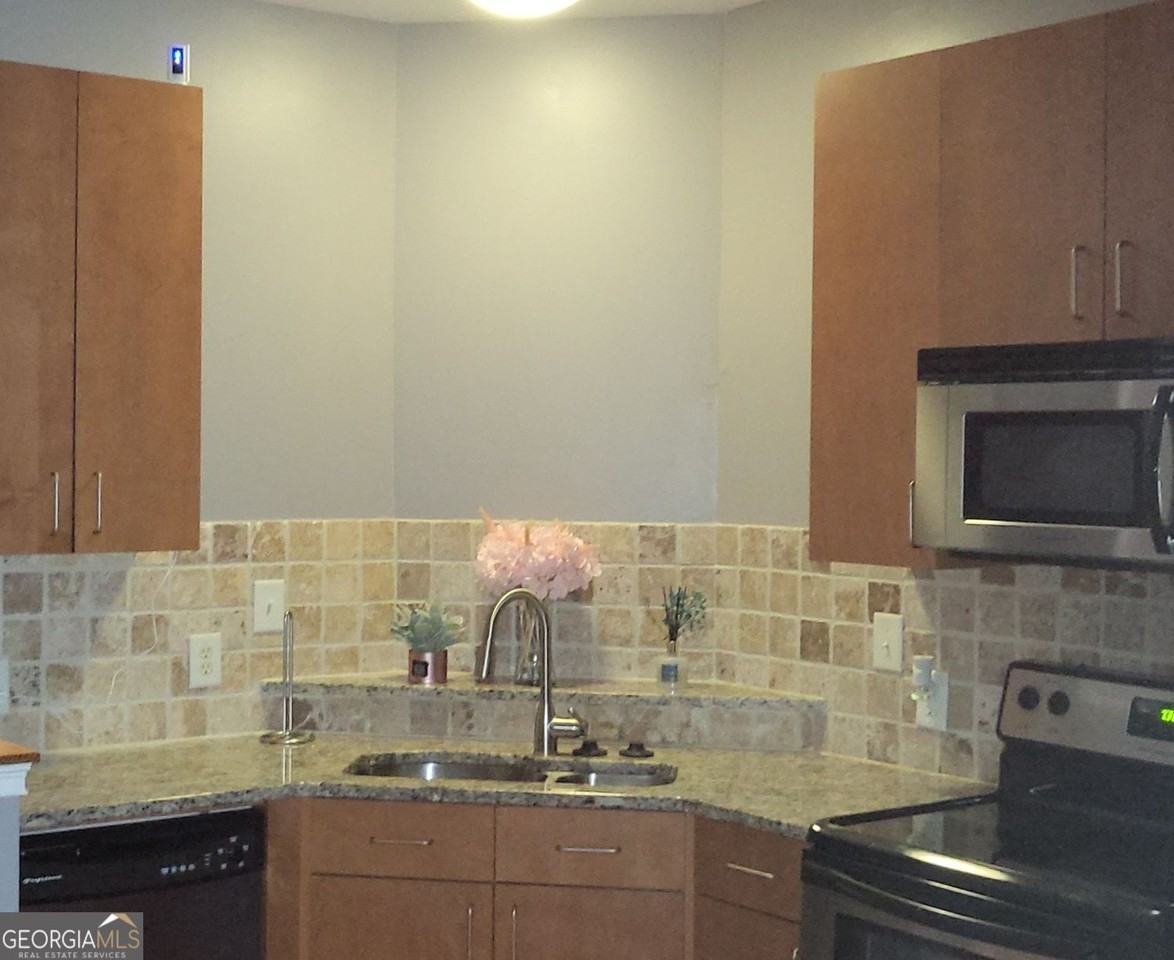 898 Oak St Sw - Photo 5 of 50
