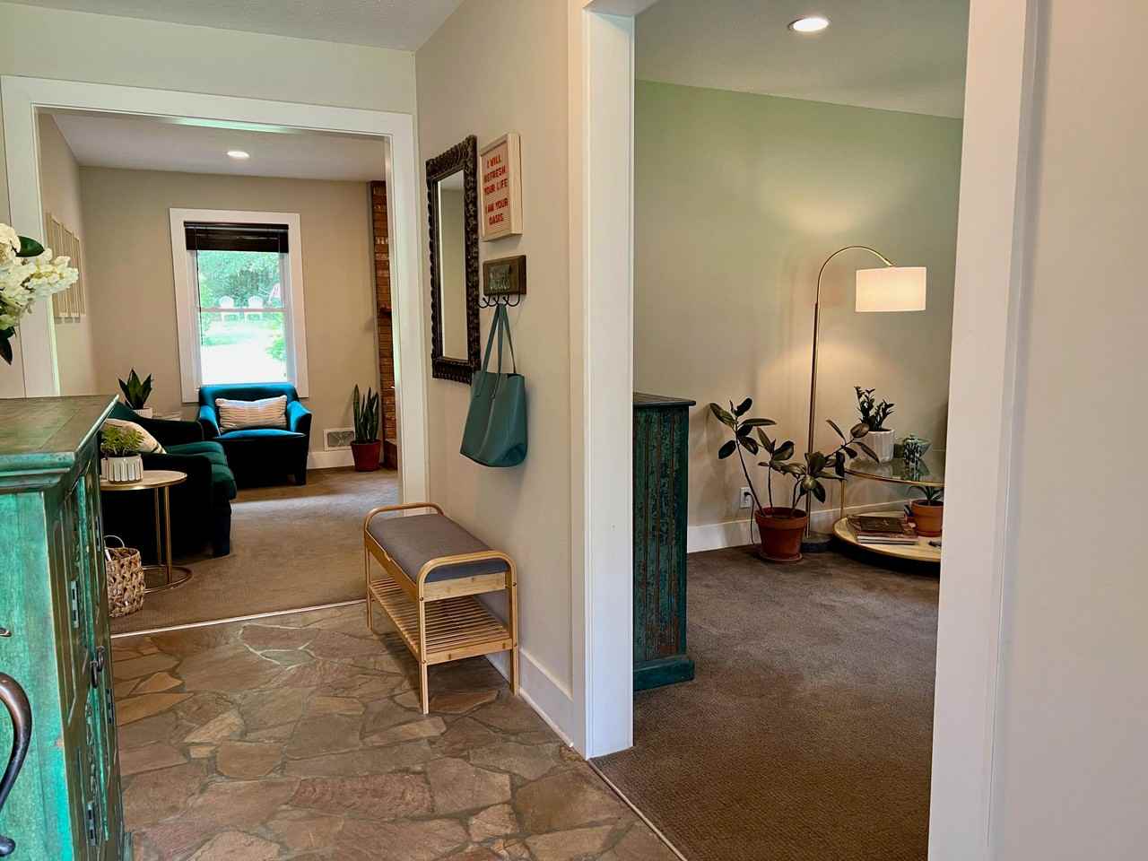 917 Shadow Dr - Photo 5 of 39