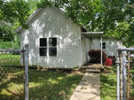 featured image of 440 Edwards St