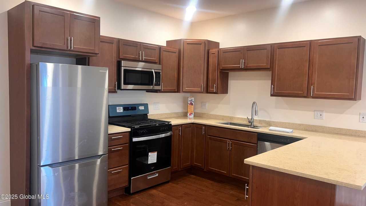 15 Delaware St - Photo 3 of 13