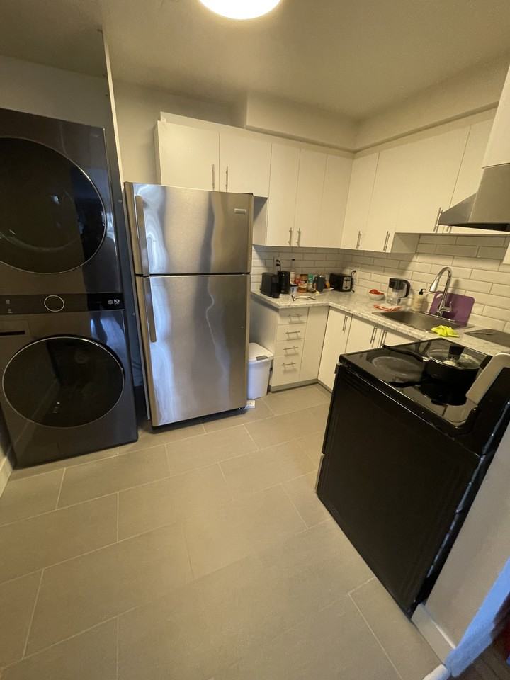 2850 Avenue Barclay - Photo 2 of 6