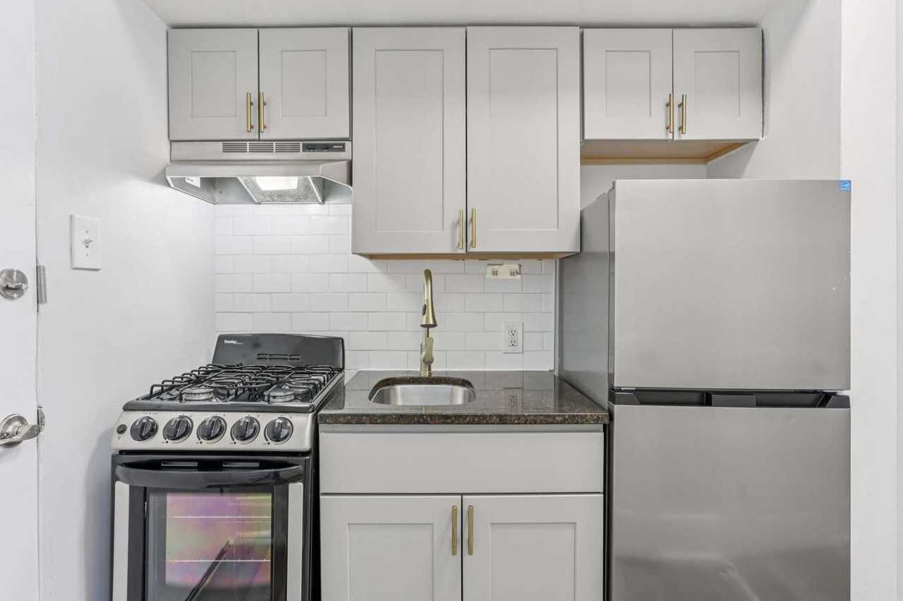 Roosevelt Apartments - Photo 6 of 42