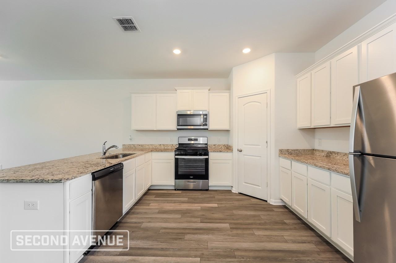 10907 Lafayette Loop - Photo 7 of 31