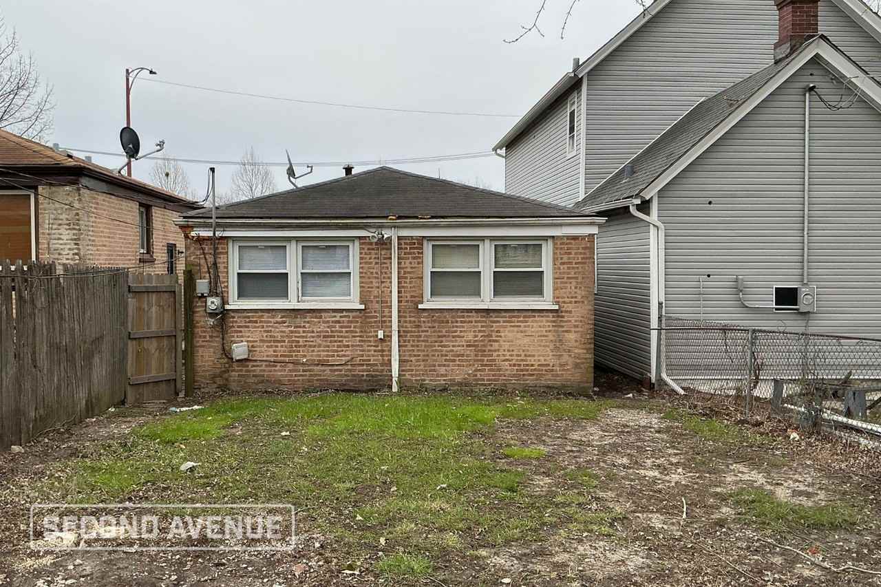 11822 S Watkins Ave - Photo 2 of 5