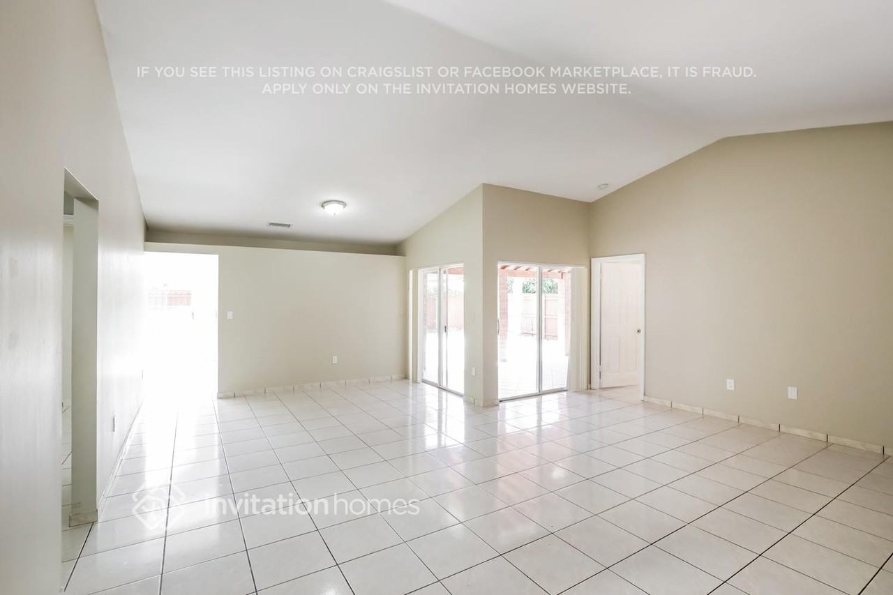 7845 Sw 161st Ave - Photo 3 of 17