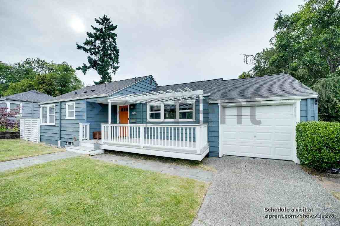 4522 Ne 54th St - Photo 2 of 36