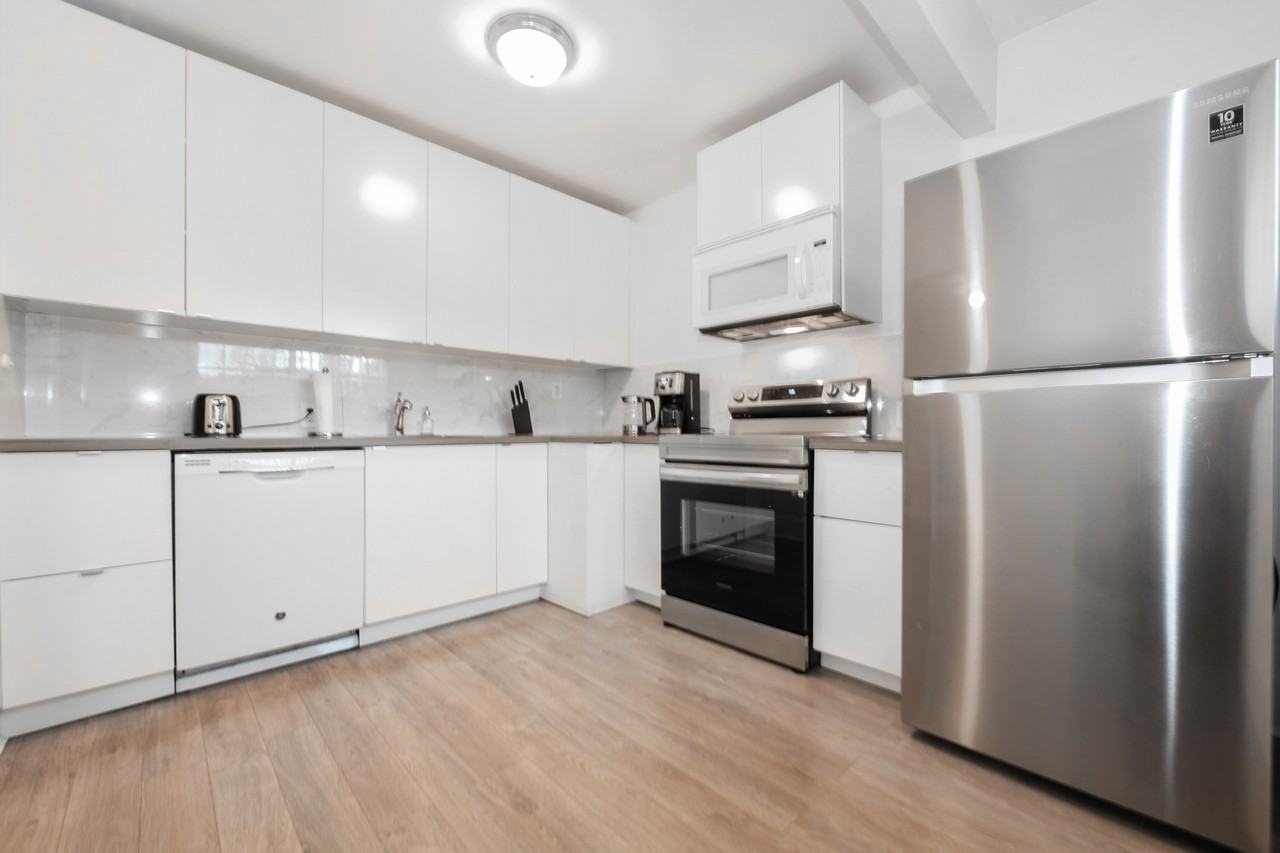 315 West 19th Avenue - Photo 4 of 11