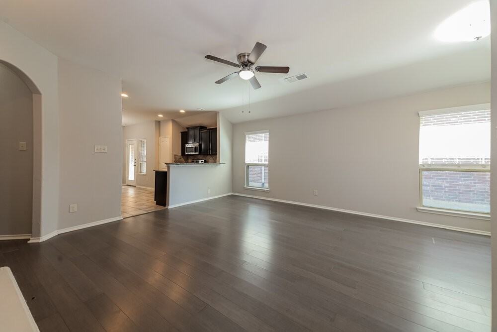 8905 Tenderfoot Ln - Photo 4 of 15