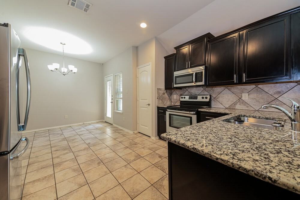 8905 Tenderfoot Ln - Photo 7 of 15