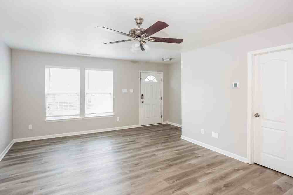1350 Haestad Ct - Photo 6 of 17