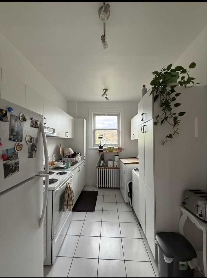 3854 Avenue Northcliffe #15 - Photo 3 of 7