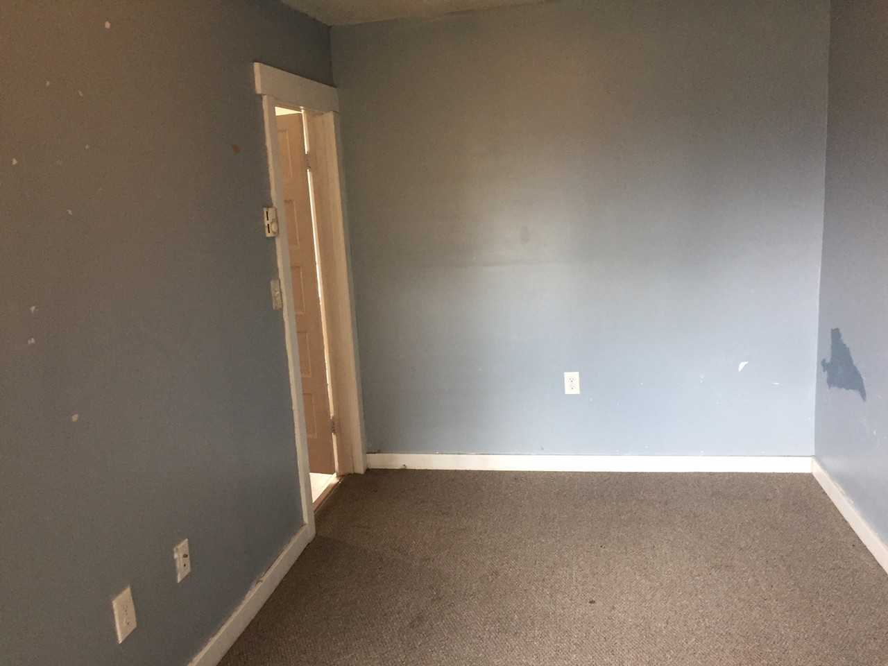 585 Main St - Photo 3 of 4