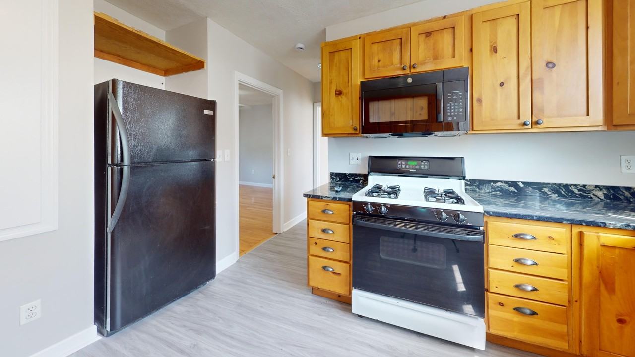 3899 Washington Street - Photo 3 of 10