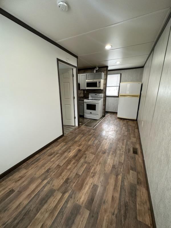 634 North Queen Street - Photo 3 of 5