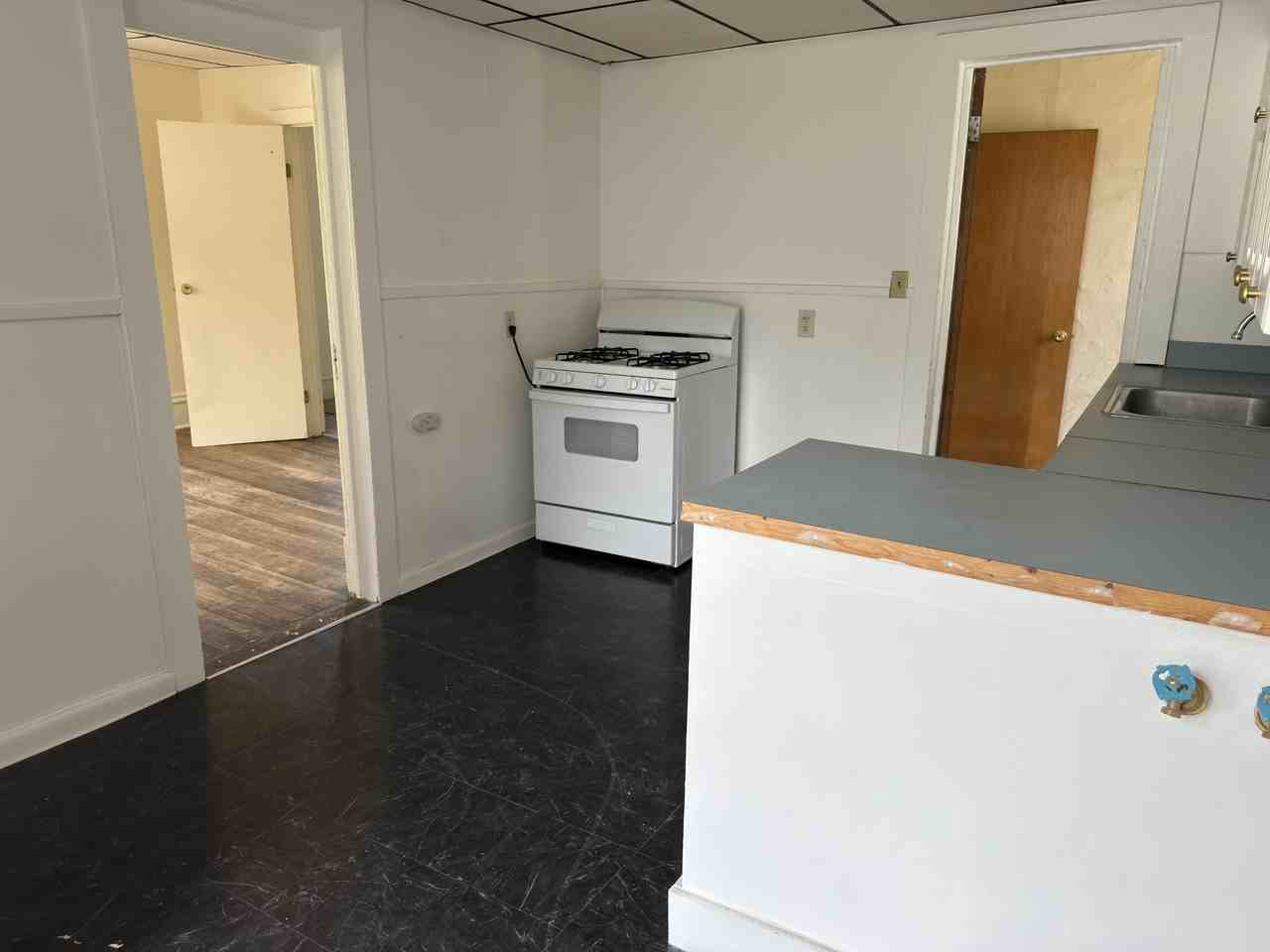 114-116 West 8th Street - Photo 2 of 10