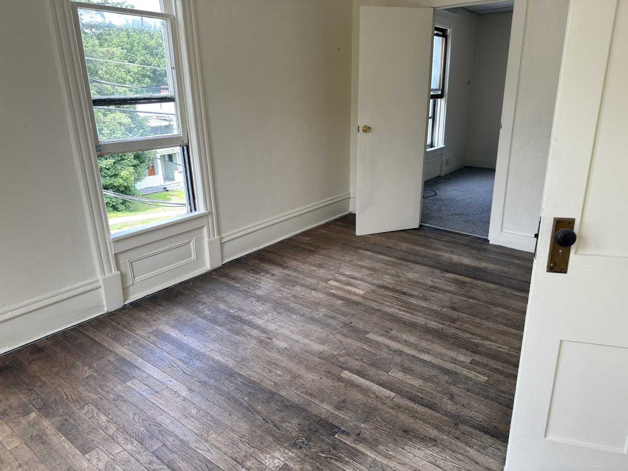 114-116 West 8th Street - Photo 4 of 10