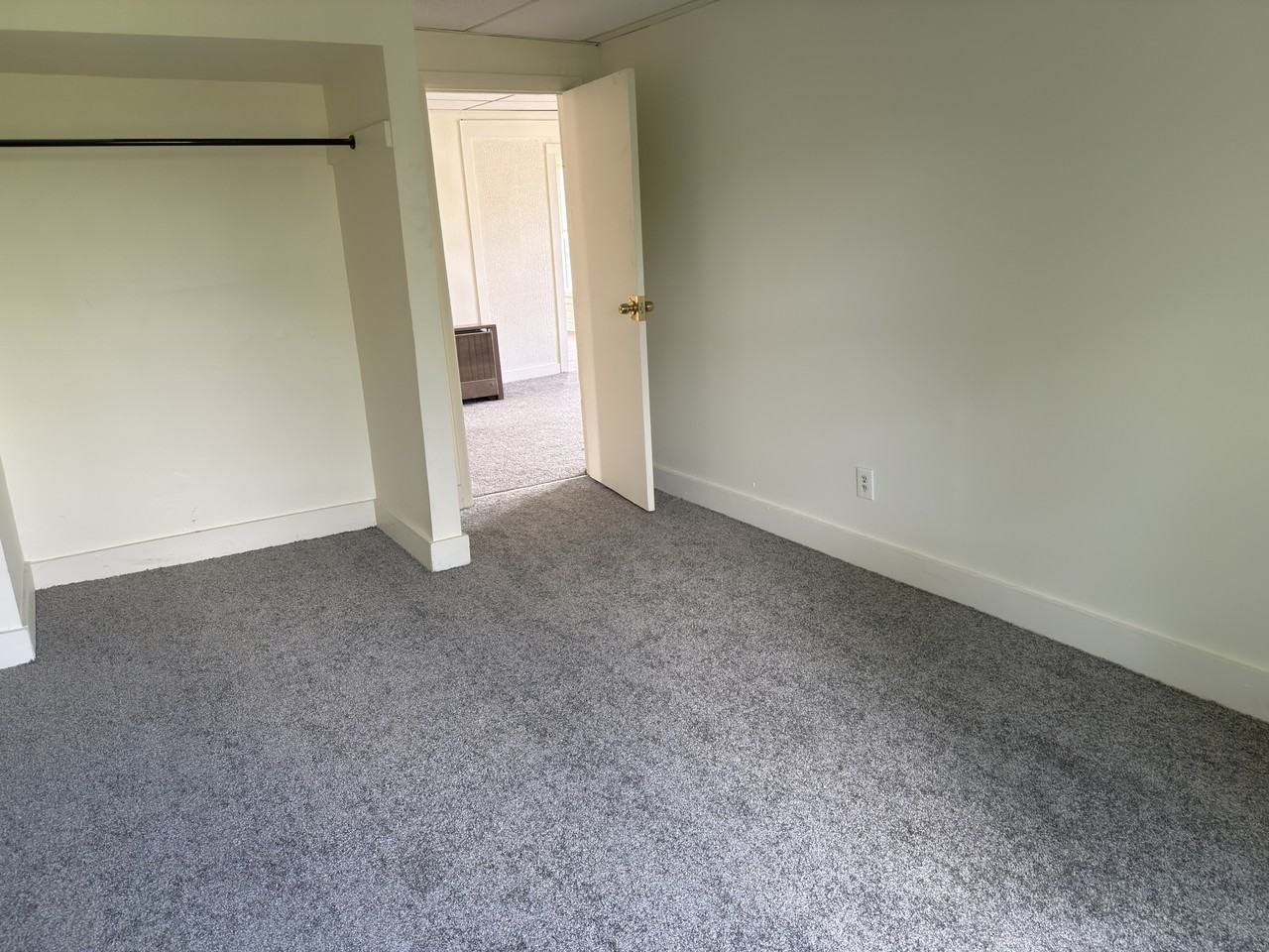 114-116 West 8th Street - Photo 6 of 10