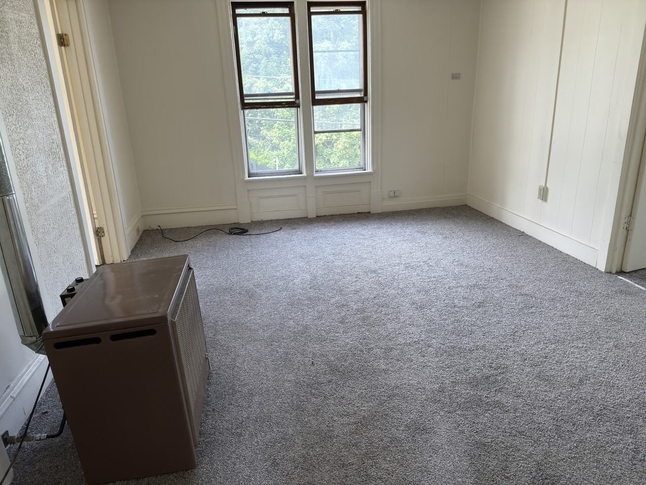 114-116 West 8th Street - Photo 7 of 10