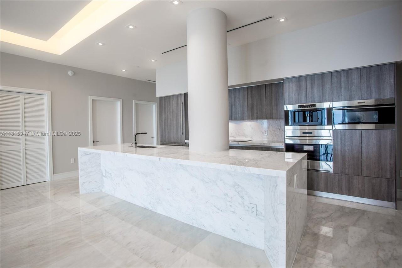 NE 29th St & Biscayne Blvd - Photo 5 of 11