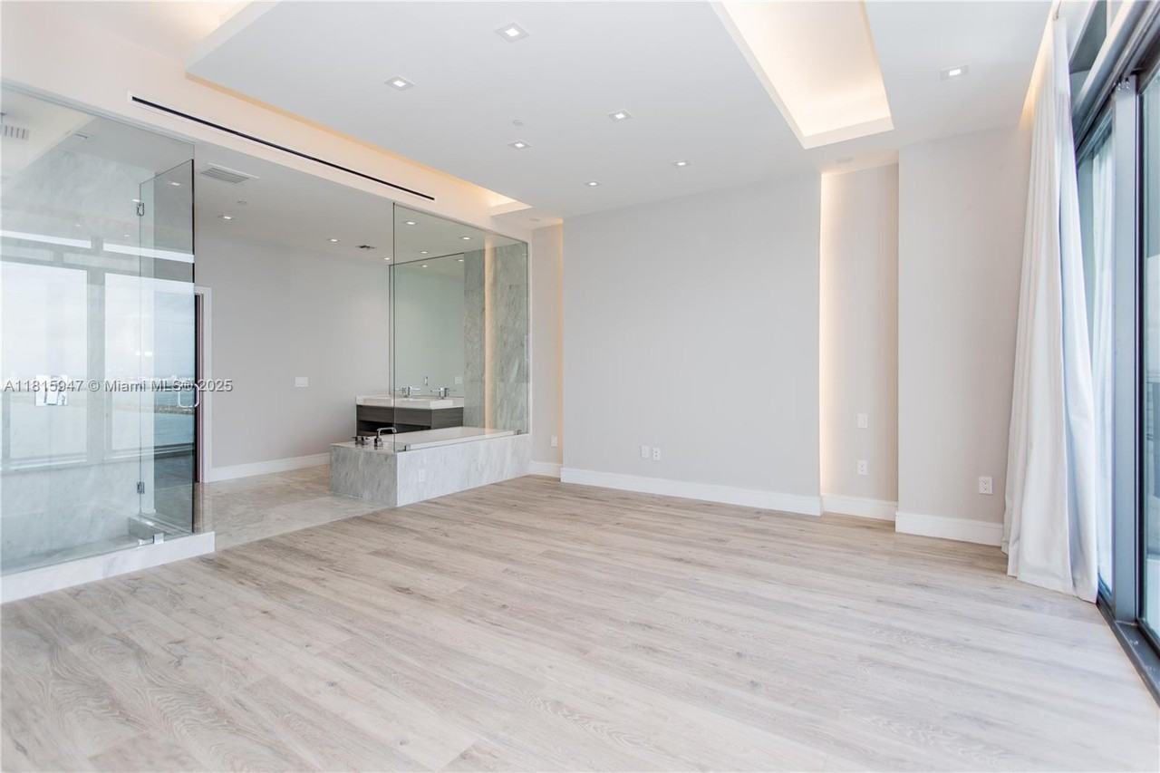 NE 29th St & Biscayne Blvd - Photo 7 of 11