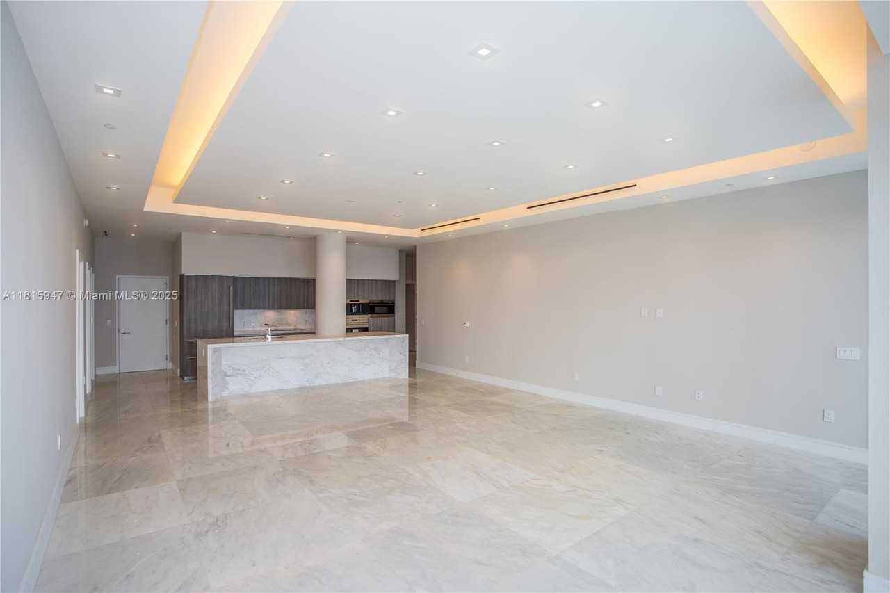 NE 29th St & Biscayne Blvd - Photo 3 of 11