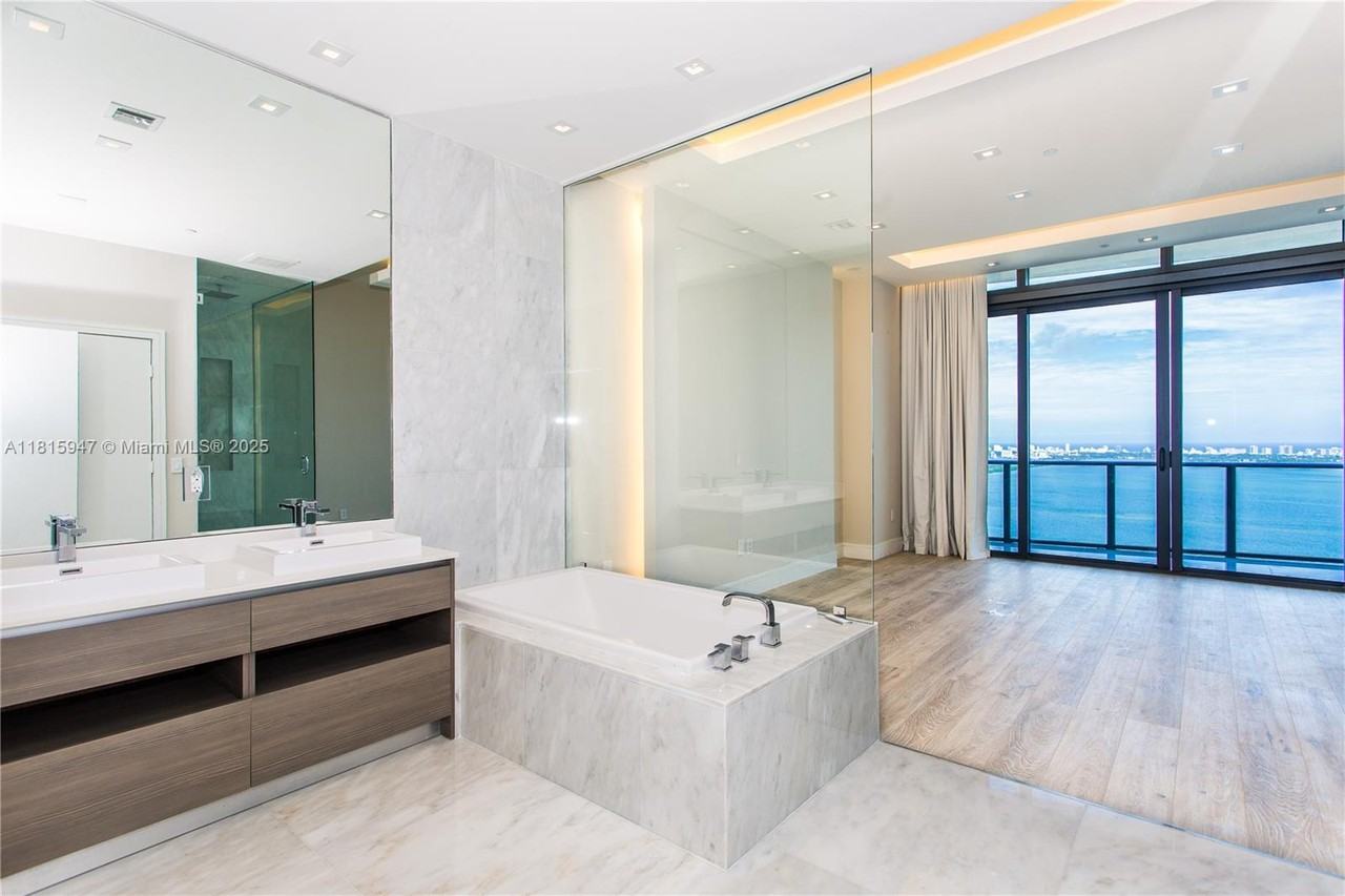 NE 29th St & Biscayne Blvd - Photo 6 of 11