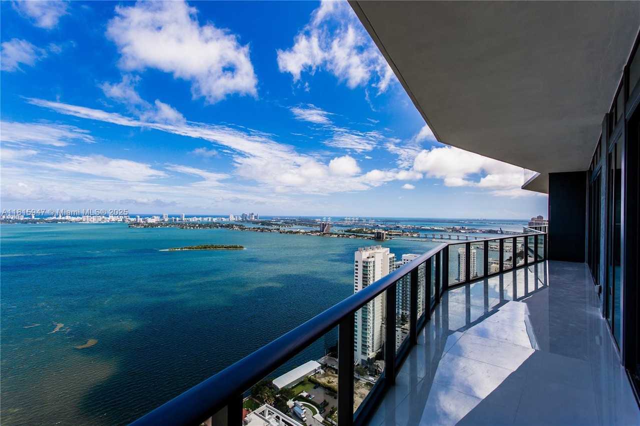 NE 29th St & Biscayne Blvd - Photo 2 of 11