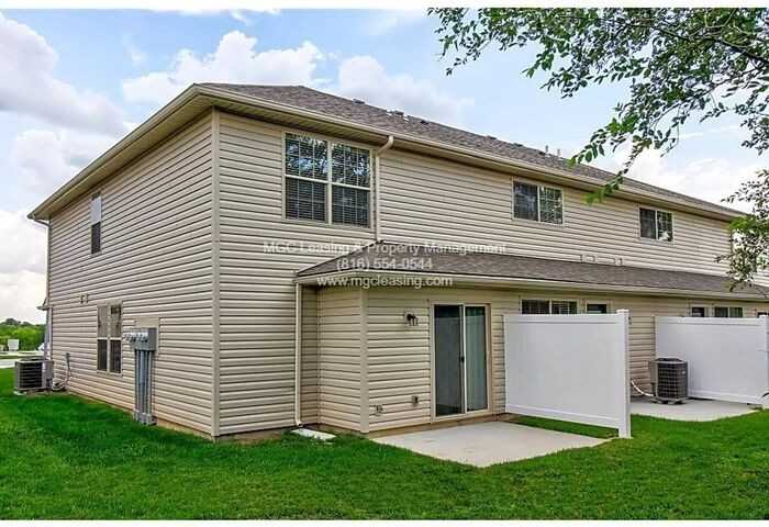 2202 Sw Suncatcher Rd - Photo 2 of 24