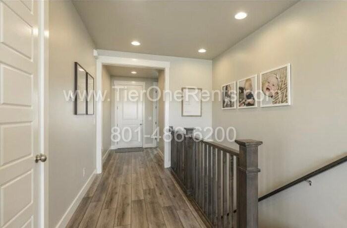 2462 N Stanley Crane Dr - Photo 2 of 25