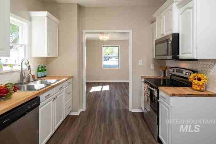 4122 W State St - Photo 3 of 36