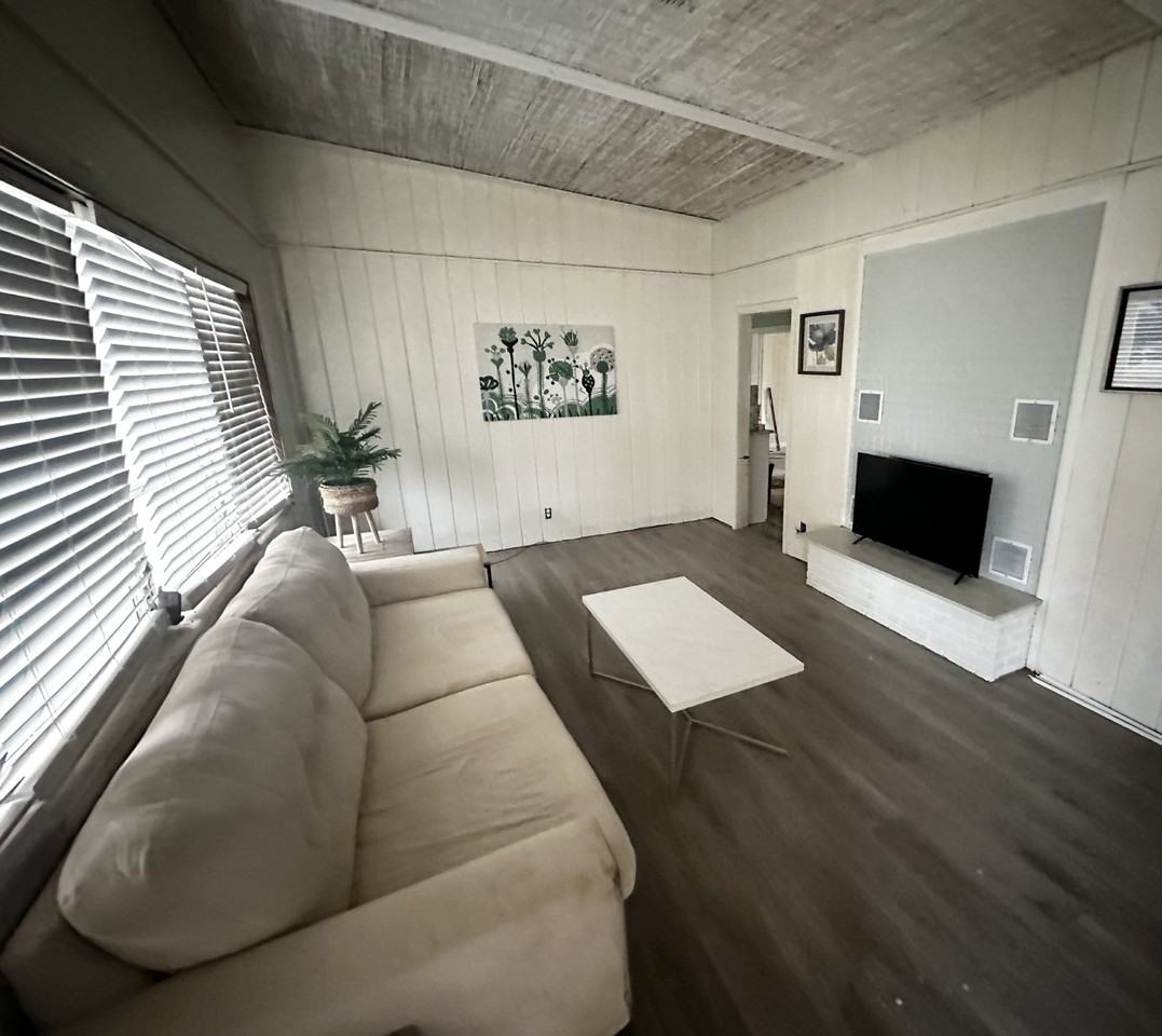 115 Park Ave #NA - Photo 6 of 8