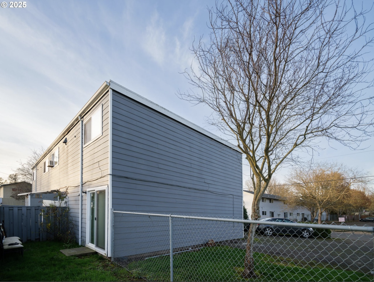 380 Sw Tunison Ave #4 - Photo 4 of 16