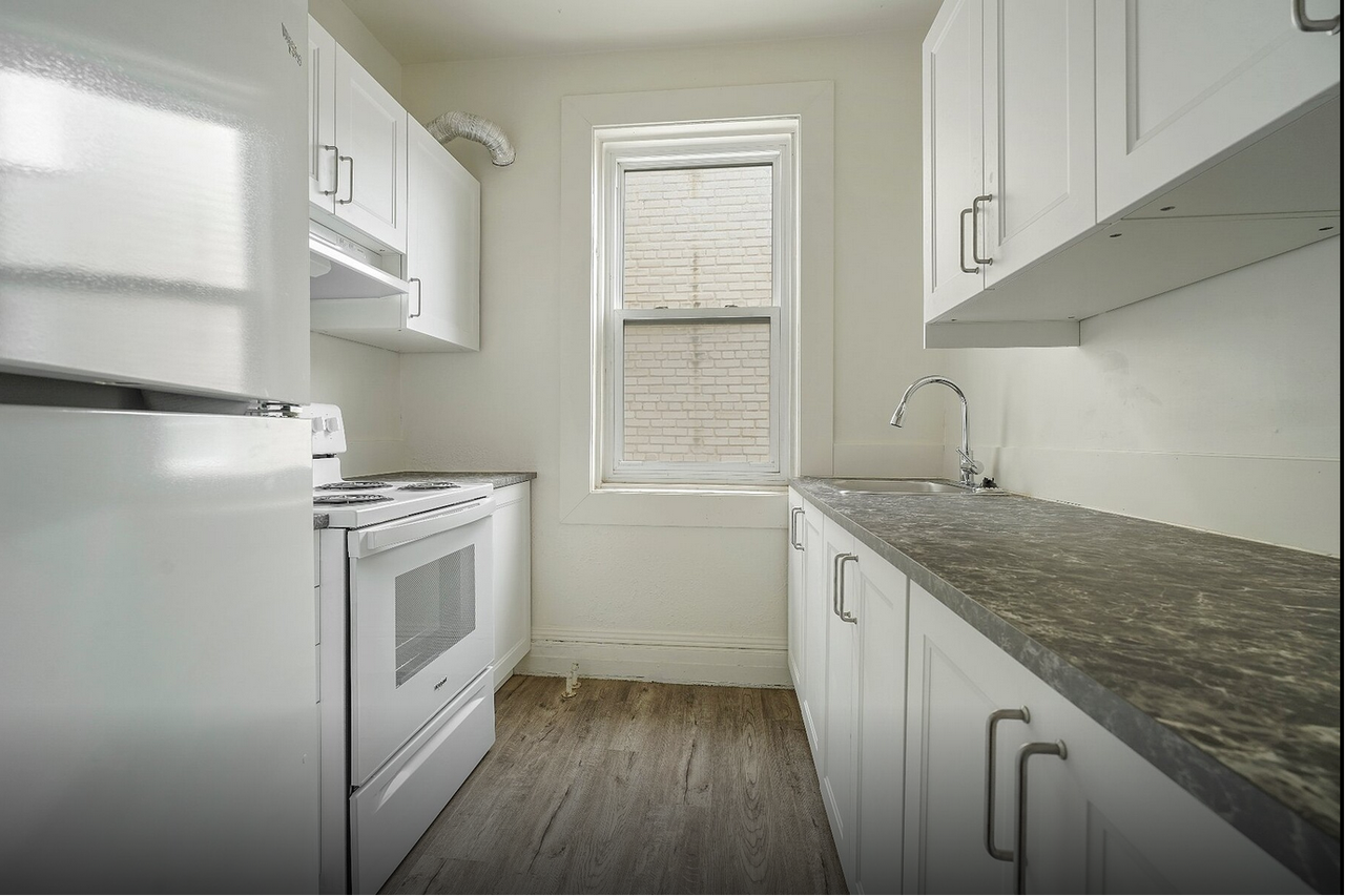 2715 Boulevard Édouard-Montpetit - Photo 4 of 12