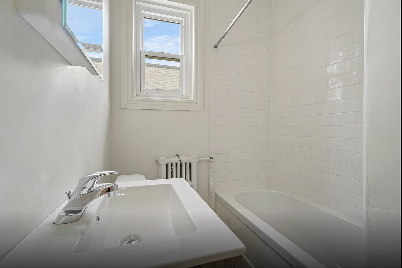 2715 Boulevard Édouard-Montpetit - Photo 5 of 12