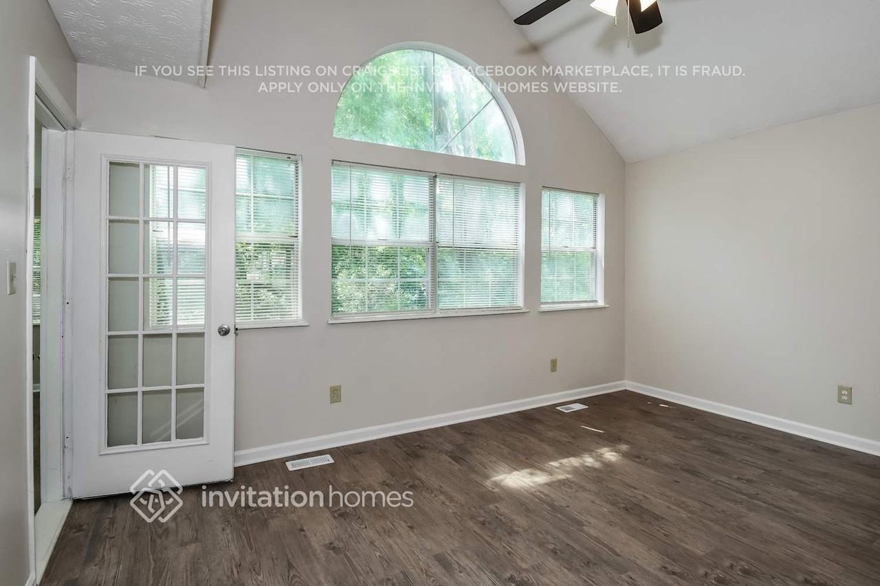 1675 Watercrest Cir - Photo 4 of 18