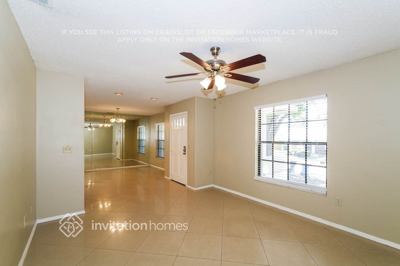 901 Sandywood Dr - Photo 3 of 17