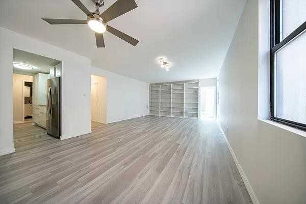 E 90th St #9G - Photo 2 of 9