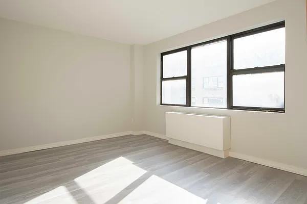 E 90th St #9G - Photo 3 of 9