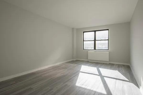 E 90th St #9G - Photo 4 of 9