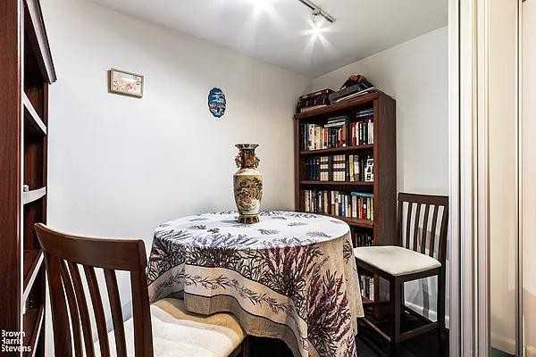 E 90th St #10F - Photo 3 of 13